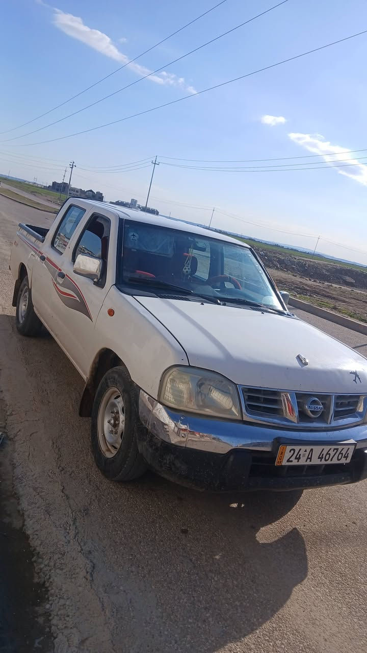 نیسان  بوفروشن مودیل 2012رەقم سەنەوی نیو هەتا2031گیرو مەکین شەرت سبوخ حیزم رەش پوش بی لیدان سعر 115وە مجل رەقم ***********
