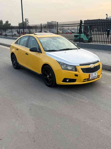 السلام عليكم شوفرليت (كروز) للبيع موديل (2013) السياره فول تحكم ستيرن تبريد تدفئه بلكشنات. فتحه كشنات كهربائي صدر جديد مصفره السياره هيئه وغرامات مكينه (1400تيربو) ماكو صرف بانزين سياره جاهزه السعر(73) وهذا رقمي *********** مكاني بغداد
