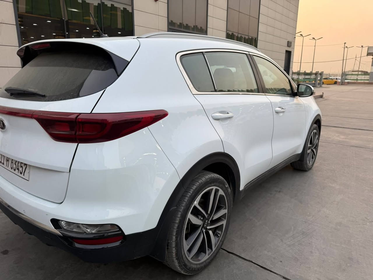 سبورتج 2019 شكل ال 20 خليجي مكفولة من الصبغ والبارد
محرك وكير وصدر وتبريد كله مكفول ماشية 58 الف كم حقيقي عالفحص والضمان سنوية جديدة بأسمي تحويل مباشر  ***********

سعرها 195 ورقة السيارة موجودة في بغداد البلديات
