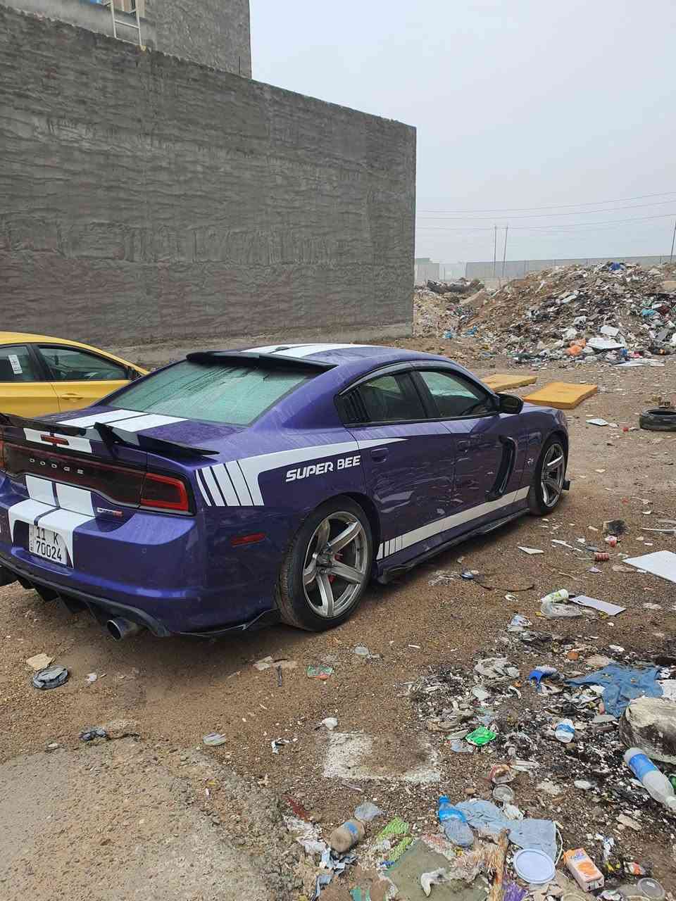 السلام عليكم
جارجر 2014 SRT اصل للبيع
لون بنفسجي بلادي 
ماشية ١٧٠ كيلو شرط
حادثها ٣ قطع لا شاصي ولا تكم ولا لغد 
مكينة ممفتوحة  كير حدادية كهربائيات شرط كلهن اكفلهن
السيارة بسمي مكاني بغداد كفائات السيدية 
السعر 135 وبيها مجال بسيط
*********** واتساب
