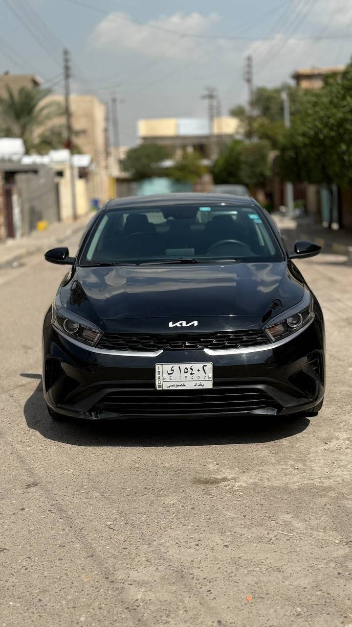 السلام عليكم كيا فورتي موديل 2022 وارد امريكي حادث قبق جنط مصلح  فقط  مرقم بغداد بسمي بدون إرباك مواصفات السياره تحكم اربع جهات شاشة لمس كامرا خلفية أنظمة قياده رادار امامي ويلكب 16 محرك 2000 دوش مكان بغداد زعفرانية يم جسر لتصال على رقم ***********
