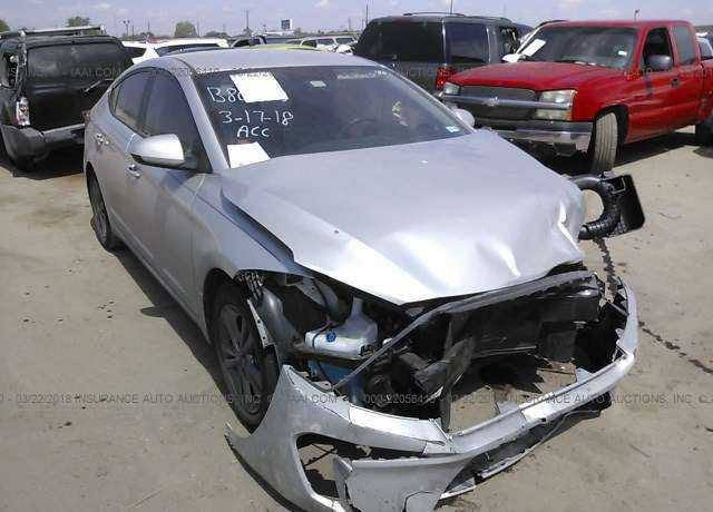 النترا ٢٠١٧ وارد امريكي
رقم اربيل القديم
ويل كب
شاشة
كامرة خلفية
ثلاث انظمة قيادة
محرك ٢٠٠٠ دوش
وباقي المواصفات الاعتيادية.
ضربة السيارة موضحة بالصور
قطعة واحدة تبديل وهي البنيد ويوجد صبغ قليل في الجاملغات اليمين واليسار.
يوجد ايضا ضرر  بسيط في صندوق السيارة موضح بالصور نتيجة التحميل و يوجد جرد بالصندوق حول هذا الضرر.
السنوية منتهية منذ ٢٠٢٣ الشهر الثامن.
عداد السيارة تقريبا 90 الف ميل علما انه السيارة ماشية في امريكا 42 الف ميل. يعني ماشية في العراق بحدود 48 الف ميل. 
السيارة عند شخص واحد منذ ترقيمها.
السيارة باسم شخص كردي وعندي وكالة من عنده وجاهزة للتحويل ان شاءالله. 
السعر المطلوب: 115 ورقة وبيها مجال
موبايل: ***********
مكان السيارة: حلة / شارع ٤٠
#النترا
#سيارة للبيع 
#الحلة حلة, بابل
