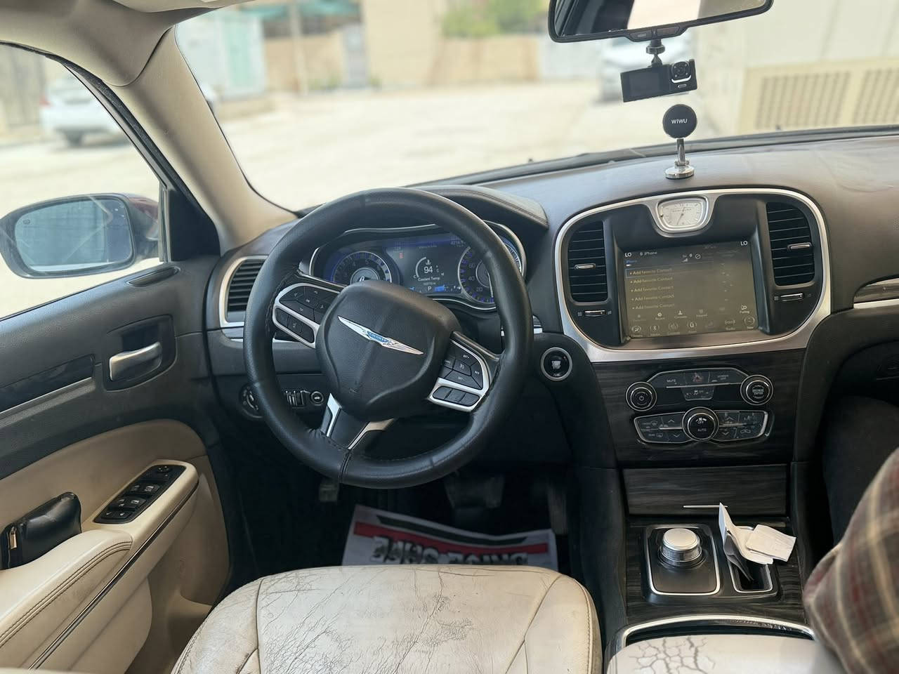 سلام عليكم C300 موديل 2018 امريكي حادث جاملغ وبنيد بدون دواخل فقط البدنه الاماميه. محرك 3600 تو ويل  فول مواصفات بنورما كشنات جلد تبريد كشنات ستيرن حراري 
رقم بغداد 
سياره حلوه وجاهزه 
السعر 205 وبيه مجال 
مكاني بابل 
*********** 
صور الحادث ورقم الشاصي موجودات سونار هم وياهن
