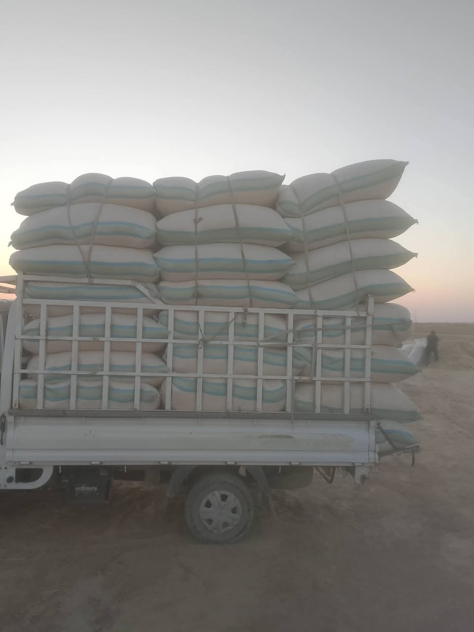 تبن للبيع شرط راس كوم
عرض 93 والارتفاع 133 سعر شليف 3250 اكبر شليف
عرض 90 والارتفاع 127 سعر شليف 3000
عرض 80 والارتفاع 120 سعر شليف 2500
المكان السكران الغربي 
الاتصال 
***********
***********
ملاحظه يوجد توصيل حسب الاتفاق
