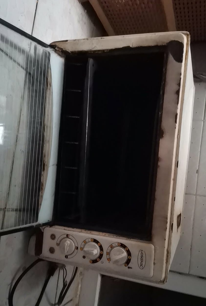 سرير نفر ب٢٥
فرن عيبه لوحده شكله لخارجي شغال شرط على فحص ب١٠


**إذا كنت صاحب هذا الإعلان وتريد حذفه لأي سبب، رجاءا أرسل رسالة إلى الدعم الفني**