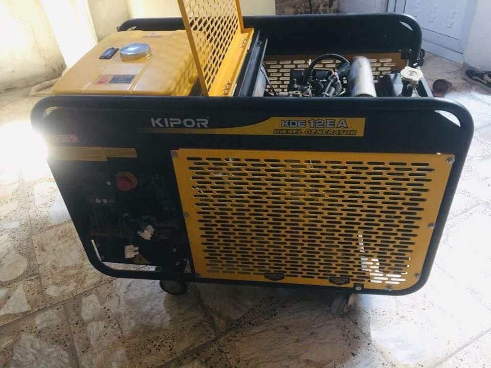 مولدة كيبور 
استخدام شهرين 
بستمين 
40 أمبير
***********
