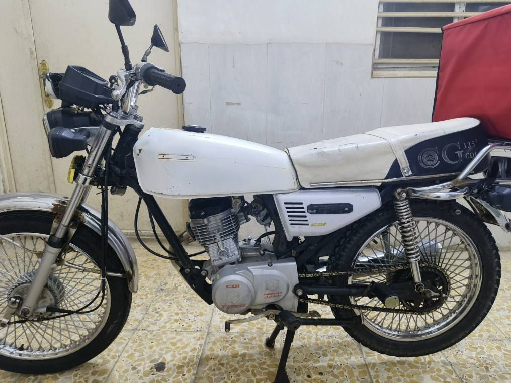 ايرانيه 4 كير دراجه محرك  نار🔥 
شاشه كهرباء باتري تايرات بريكات كله جديد
ويا الصندوك جديد بعد مامتخلا بيه علاكه
موديل ماعرف بيها اوراق مشككين شويه 
بها وكاله بيع وشراء بمحضر من مركز المرور
(مكاني بغداد - المحمودية)
تواصل على الخاص بغداد, العراق


**إذا كنت صاحب هذا الإعلان وتريد حذفه لأي سبب، رجاءا أرسل رسالة إلى الدعم الفني**