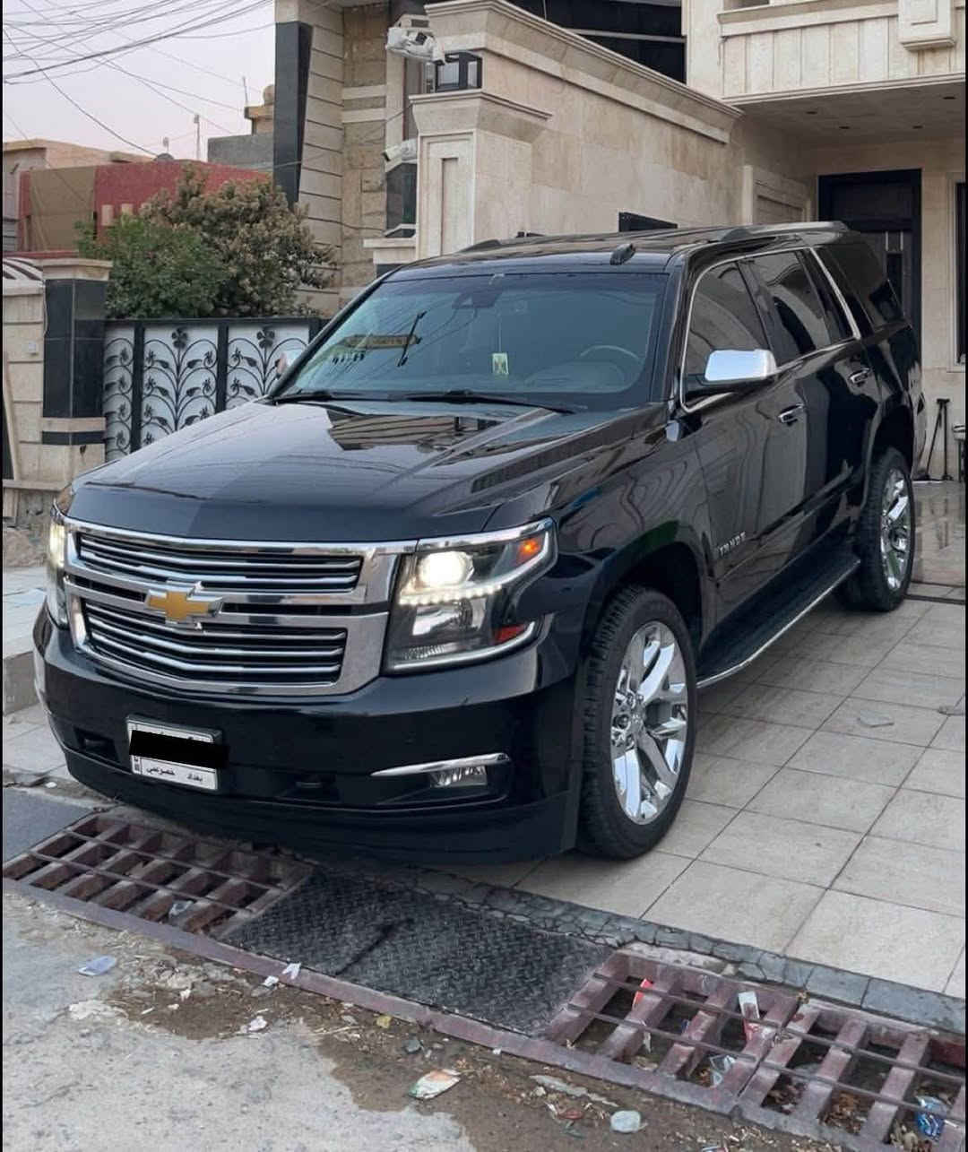 CHEVROLET   PREMIERللبيع
تاهو (2019) بريمير خليجي 
 ماشيه(165) الف / مكفوله عدا شخوط بسيطة
المواصفات                       
فول مواصفات ١/١
٨سلندر
سلايد(فتحة قمارة)
كراسي جلد اصلي
كراسي اثنين كهرباء
كراسي هزار(عند اقتراب السيارة من اي شي)
كراسي خزن(ميموري)
كراسي(تدفئة+تبريد)
كراسي خلفية كهرباء
كراسي خلفية تدفئة
تبريد خلفي شاشة
شحن الهاتف لاسلكياً
رادار امامي وجانبي
كروس سرعة
٣ بصمات
فول تحكم استيرن(جهتين امامي+جهتين خلفي)
استيرن كهرباء
استيرن تدفئة
شاشة عرض الاعطال
صندوك كهرباء(شفط)
نظام السير على الخط
دبل كير(عادي+اوتوماتيك)
دبل حساس(امامي+خلفي)
نظام تحكم بمستوى الضوء الداخلي
مانع تزحلق
پدل كهرباء(تحكم كهربائي بالبريك والبانزين)
فور ويل
شاشة امامية كبيرة اصلية
شاشة خلفية DVD اصلي 
كامرة خلفية
تشغيل عن بعد
قاصة سرية
اشارة بالمري
مري كهرباء(شفط)
لايت عدسة زنون
لد امامي
سستم_صوت
داتاشو كبيره 
كيجات ديجتال 
موصفات لبريمير بعد معروفه
مكان السيارة بغداد
الشراي يتصل 
***********
