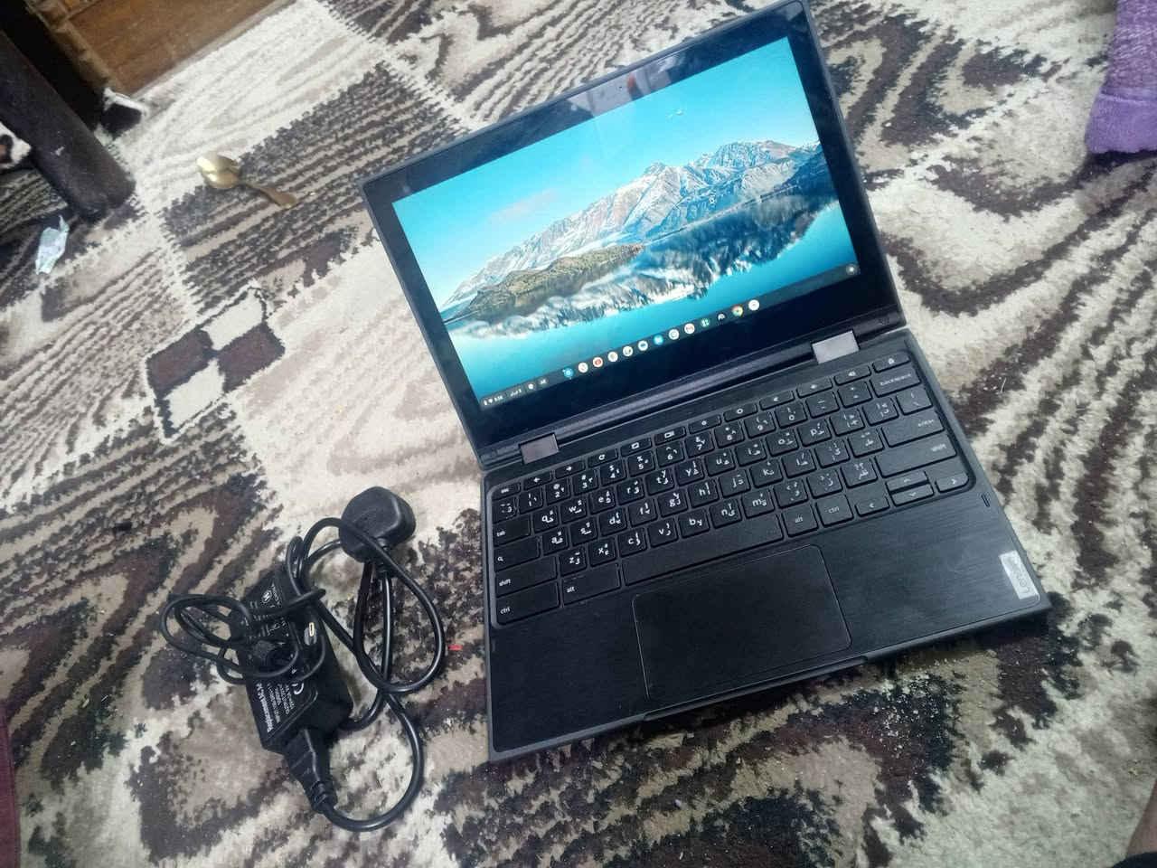 سلام عليكم 
لابتوب لينوفا قلاب اندرويد 
ذاكره 32 كيبورد عربي نكليزي 
مكاني بلد 
او مراوس بتلفون
***********
