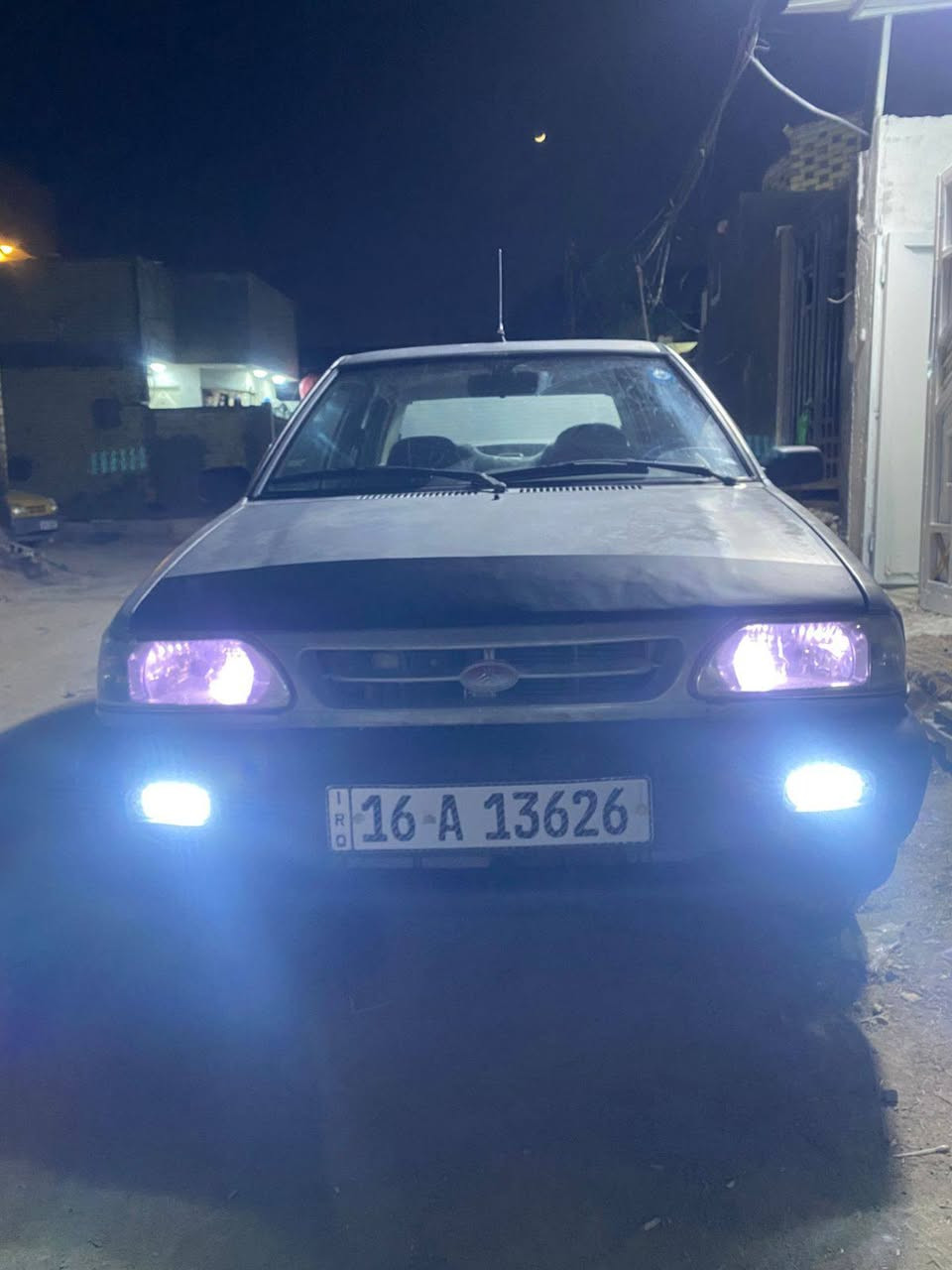 السلام عليكم سايبا للبيع مديل 12 رقم انكليزي قادسيه بأسمي  كفاله كير مكينه حداديه شواصي بلاد مسويلها ادامه منضومه بانزين كامله دوشمه كبات اصليه كهربائيات من الطول لطول شغاله بيها فقط باردات تبريد عايز غاز  تدفئه شغاله السياره حلوه معايزه شي
 السعر 38 وبيها مجال المكان نجف 
للأتصال ***********
