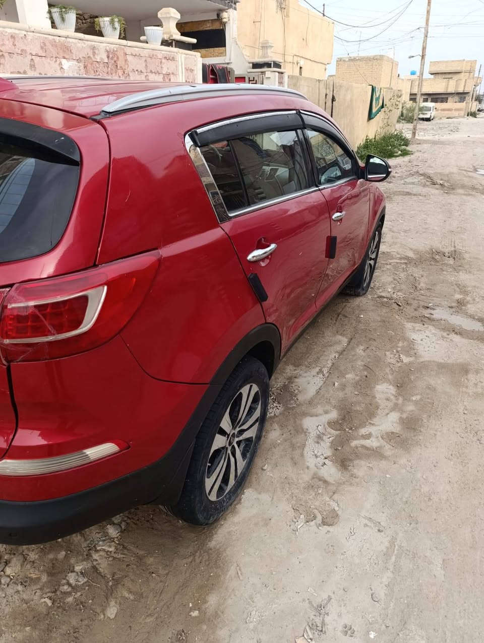 السلام عليكم
للبيع 
سياره  سبورتجKia Sportage 2014  
محرك 2000  (دوش)
ماشية 200 ألف كم
السيارة بحالة جيدة واستعمال يومي 
مكاني سبع البور او بوابه كاظميه 
ب100$ وبيها مجال بسيط 
***********
