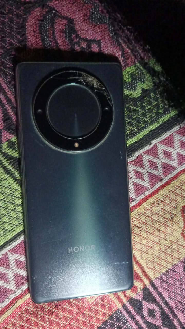 سلام عليكم جهاز هونر x9A للبيع جهاز ع شرط مامفتوح ابد ولا داخل صيانه بس هاي  شوفت عينك تتبدل ب 5 الاف دينار سعره 200 وبي مجال لشراي


**إذا كنت صاحب هذا الإعلان وتريد حذفه لأي سبب، رجاءا أرسل رسالة إلى الدعم الفني**