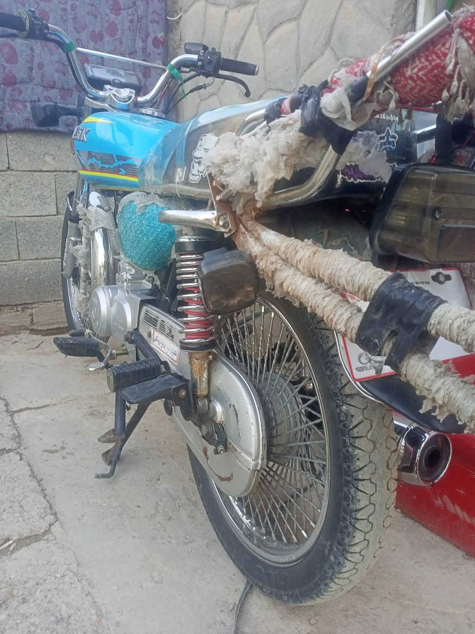 سلام عليكم دراجه موديل 24 اوراق موجوده خير من الله تريك وين مايعجبك ريدها 650 وبيها مجال قليل شراي يجي خاص


**إذا كنت صاحب هذا الإعلان وتريد حذفه لأي سبب، رجاءا أرسل رسالة إلى الدعم الفني**