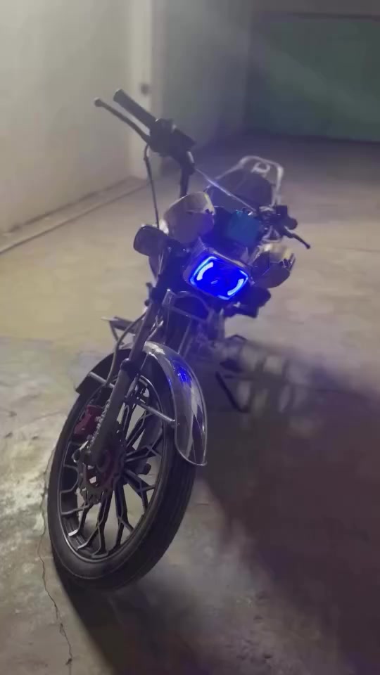 مكلف بل نشر دراجه سيفان موديل 2024 ماشي شي قليل بعده نضيف محرك شرط ما مفتوح دراجه نضيفه يعوزها غلاف زنجيل فقط السعر 550 قفل رقم صاحبها ***********
