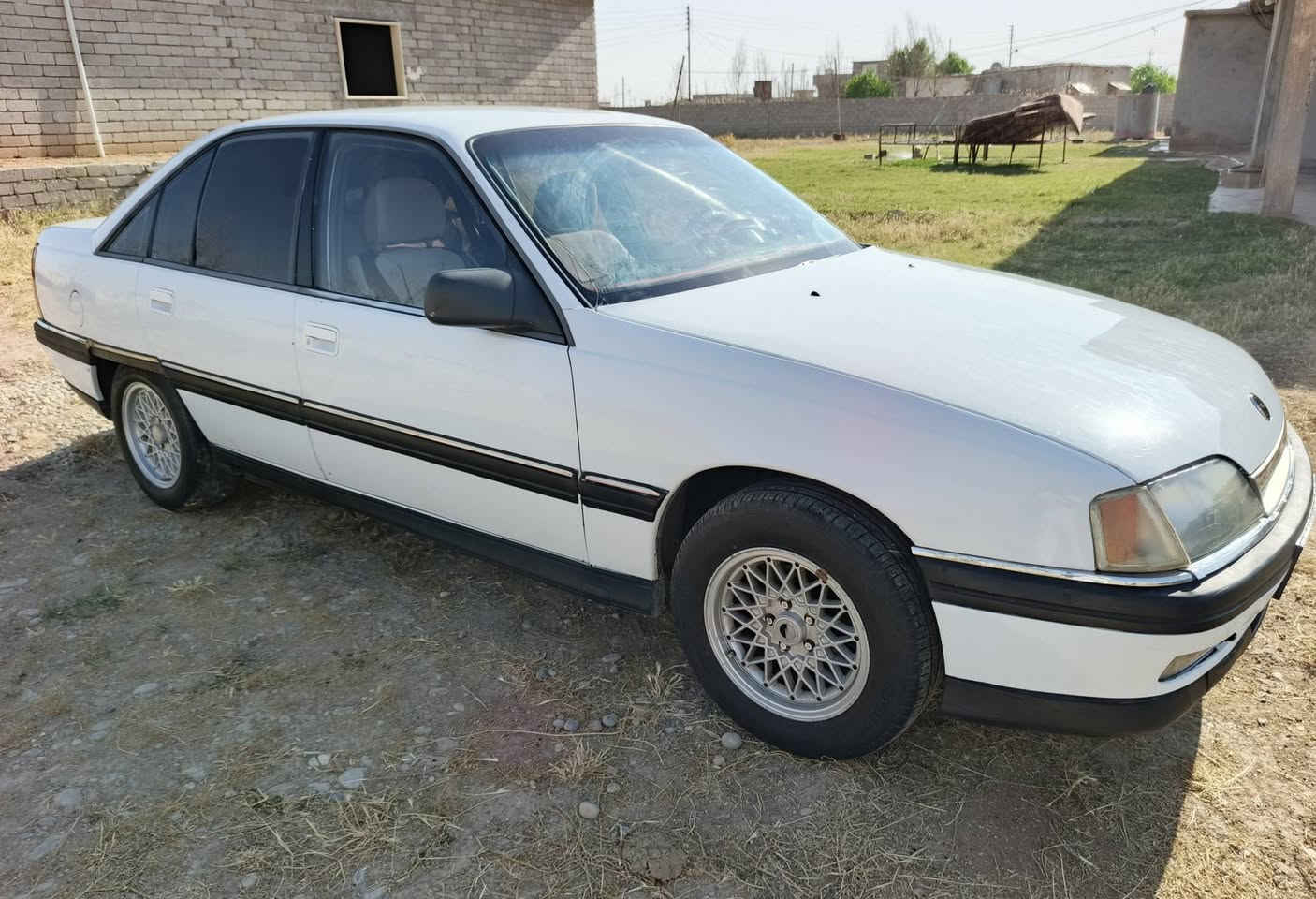 اوبل اوميگا موديل 1991 رقم انگليزي نينوى شرط التحويل شرط المحرك و الگير قفل مركزي تخم تاير جديد سيارة جديده مال جناي يرهم معارض حسب القناعه *********** ***********
