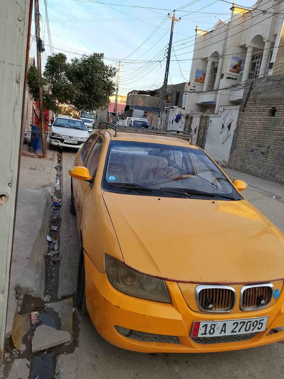 سلام عليكم سياره نيفانن سياره خير من الله كير محرك كورلا لا تبخير لا تنقيص جاهزه بسمي الموديل 11 السعر 32 وبيها مجال الاتصال *********** مكاني بغداد بل بلديات
