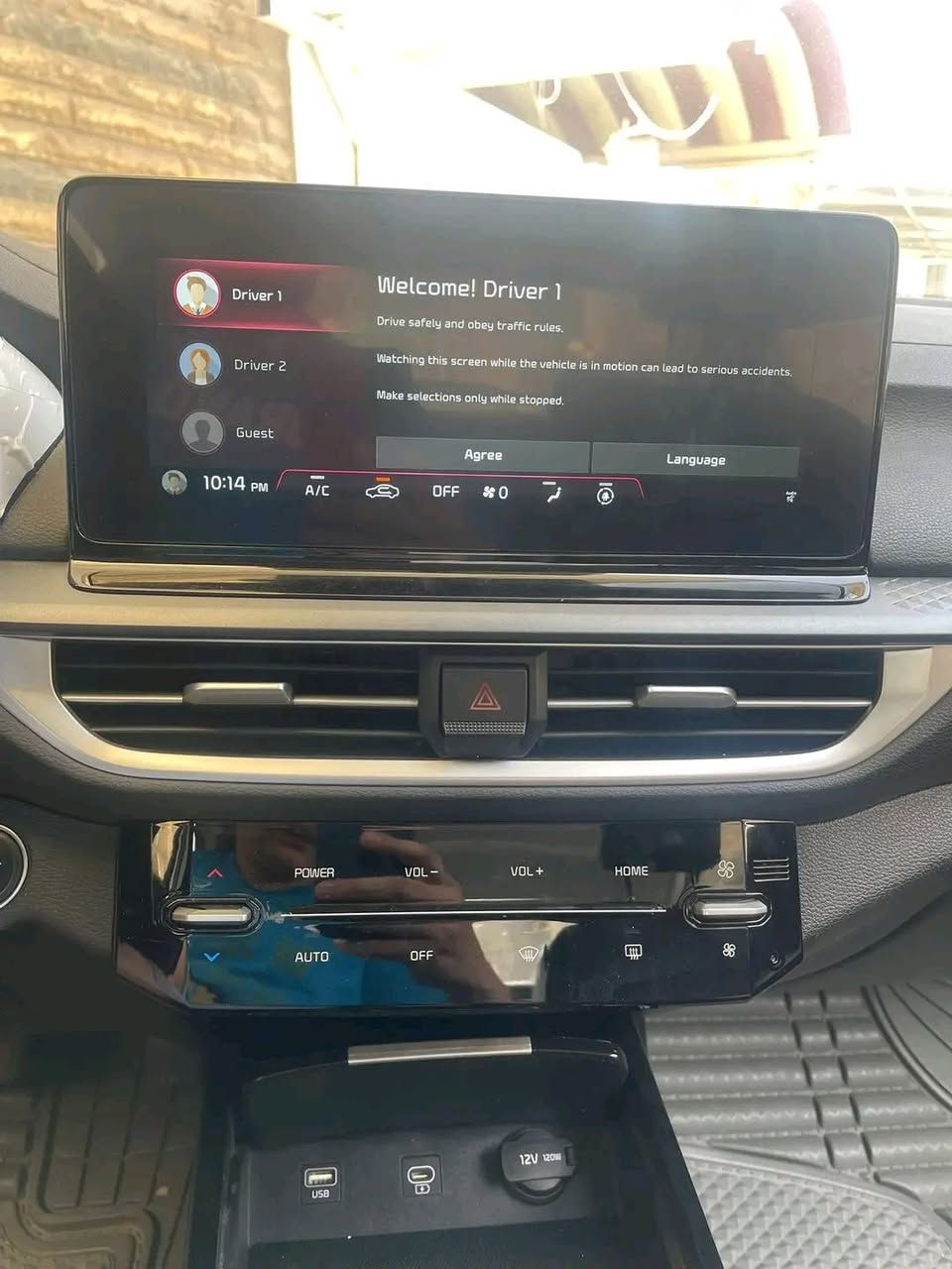 كيا k3 موديل 24 ماشيه 19 طخت صار بيه صبغ
جاملغ خلفي عكس سائق وباب خلفي وباب امامي كلير  بغداد باسمي بيع او مراوس حسب القناعه
***********
