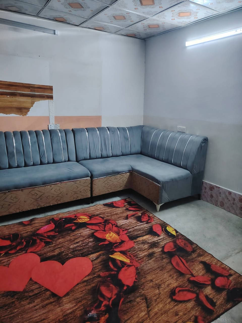 بسبب الوعود الكاذبه اعاده نشر ديوان قنفات السعر 160 وبي مجال بسيط الرقم ***********
