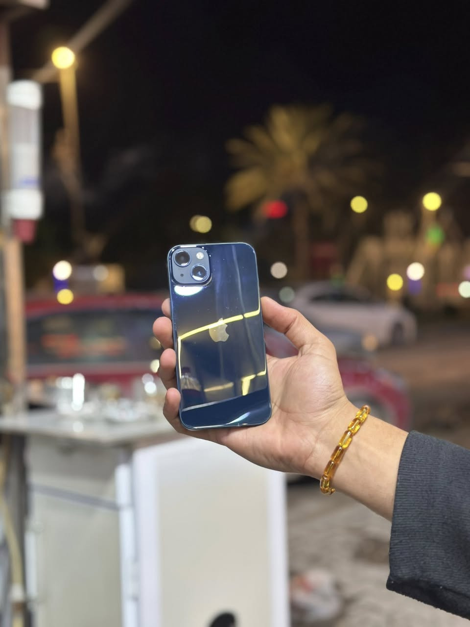 سلام عليكم ايفون 13 ذ128 بطارية 85 استخدام قليل وشخص واحد ***********
