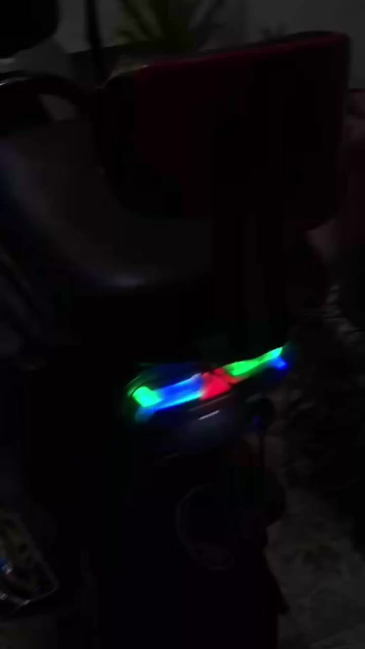 مطور شحن للبيع حجم 20 بطاريات شرط فحص تفاصيل على رقم 
077 651 63291
