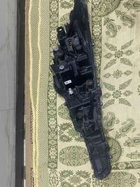 مازادا عدد ٢كورلا 2024 صفحه اليسرى وحده بيه كسر موضح بصوره والثانيه سل...