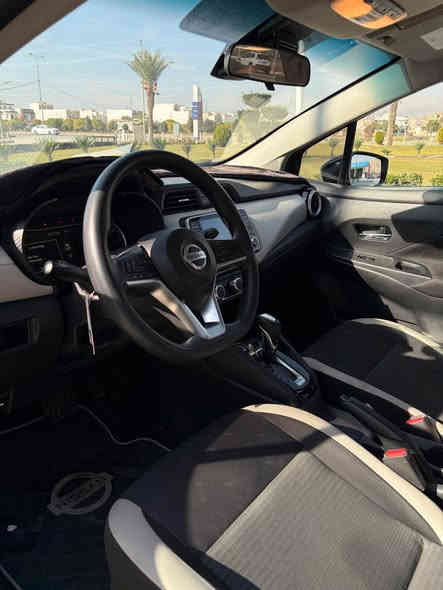 بابةت نىسان ڤيرسا مؤدل (2021) رةشى قةتران 
وةكوو بؤىخ 4 پاچةى سبوخة سةنةوو تا 28 نوويىة بةناوو خؤمانه مواسفات sv بةسمه شةغال رادار ناوو دوو رةنگ 
سةىارةكه پشتوور پيشى كةپسه گيروو مةكىنةى بةشةرتة 
نرخ   108 $$ 
ژم *********** رانية
