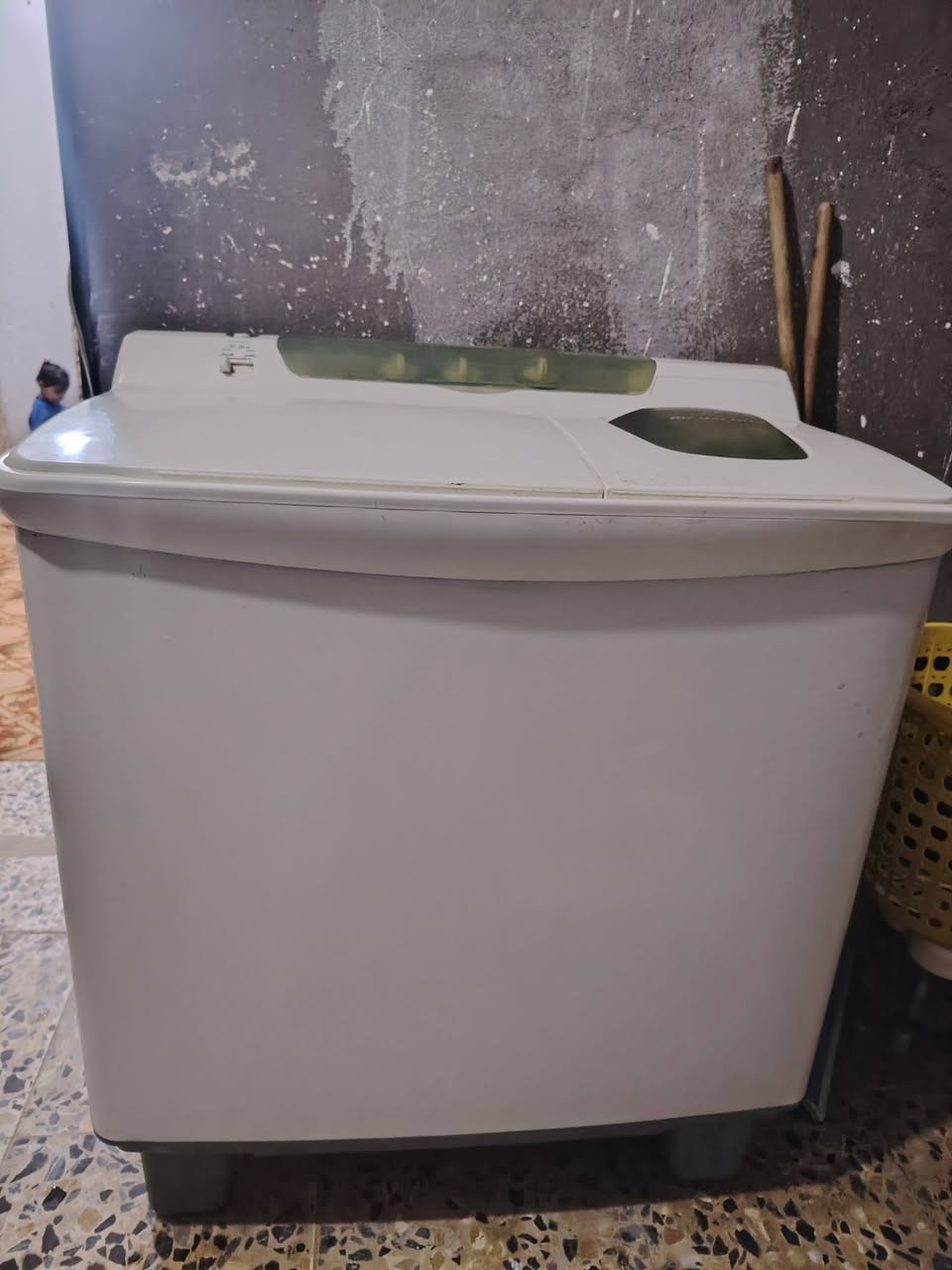 السلام عليكم غساله هيتاشي للبيع***********
