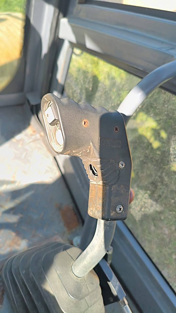 حادلة هام3411 موديل 2007رقم أربيل اي نقص مابيه دينار مصرف ماعنده ***********(***********
