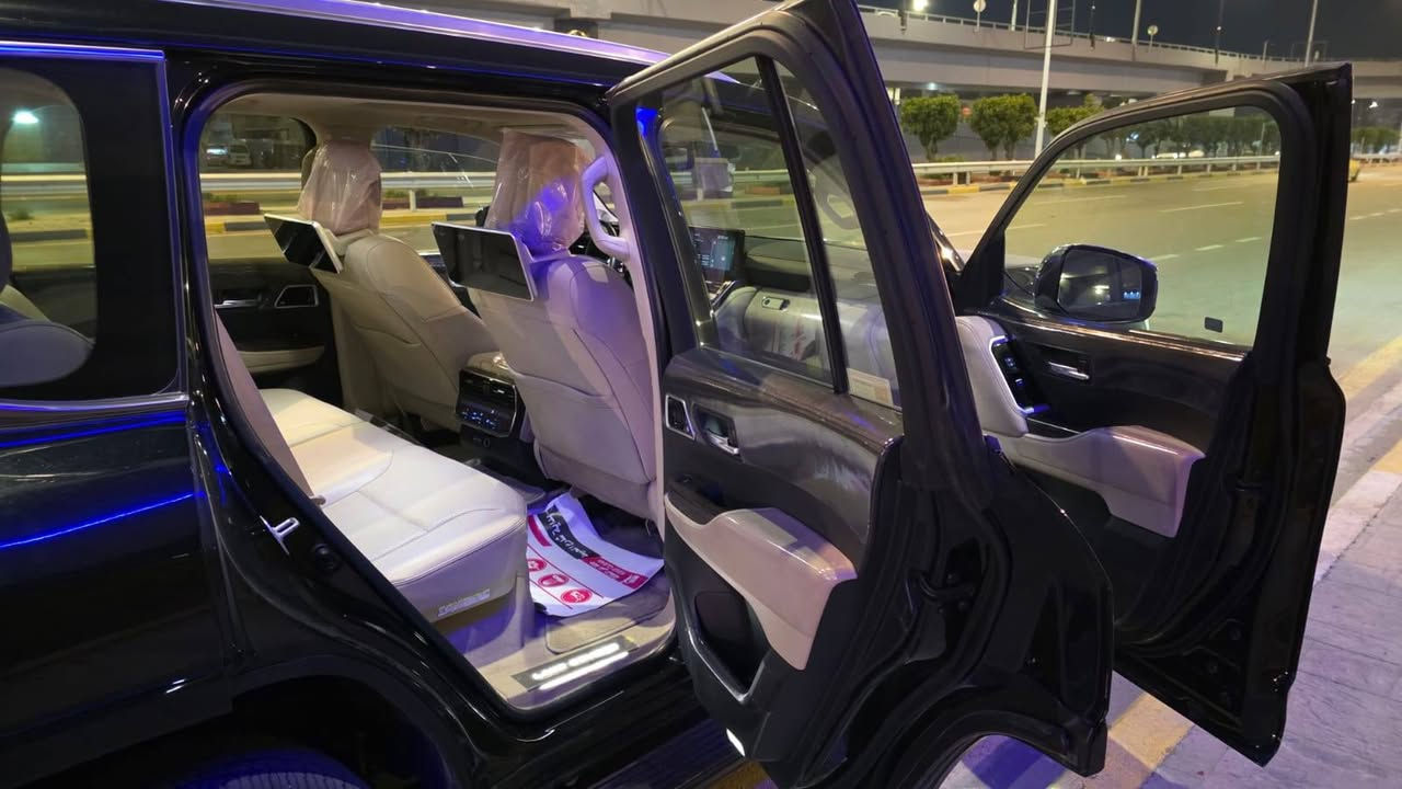 موجود لاندكروز أسود VX بريم موديل2023 فول مواصفات 4 كاميرات رادارات كشنات كهرباء أمامي مغلفه bbf رقم بغداد سياره جديده سعرها 720

الشراي يصل ويدلل ***********
