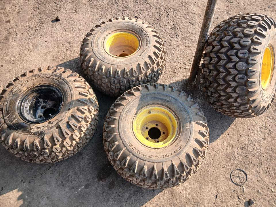 اطارات عدد 4 للبيع جديد للتواصل الاتصال على ***********
