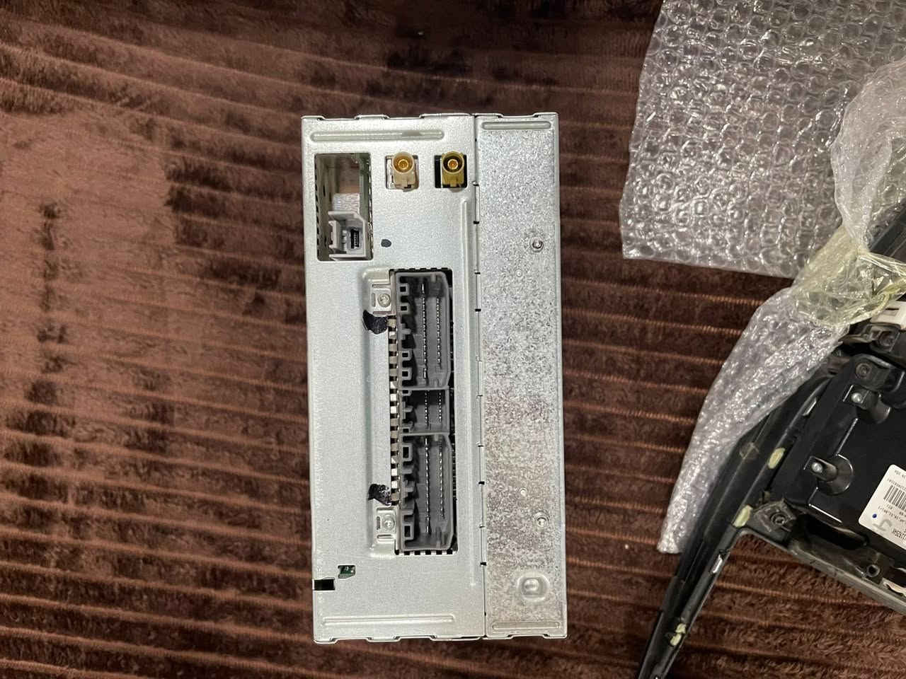 سلام عليكم شاشه وتحكمات التبريد كامله للبيع من موديل2011-2013 مال تفصيخ تفحص قبل لاتاخذ السعر 150الف  مكاني البصره ***********
