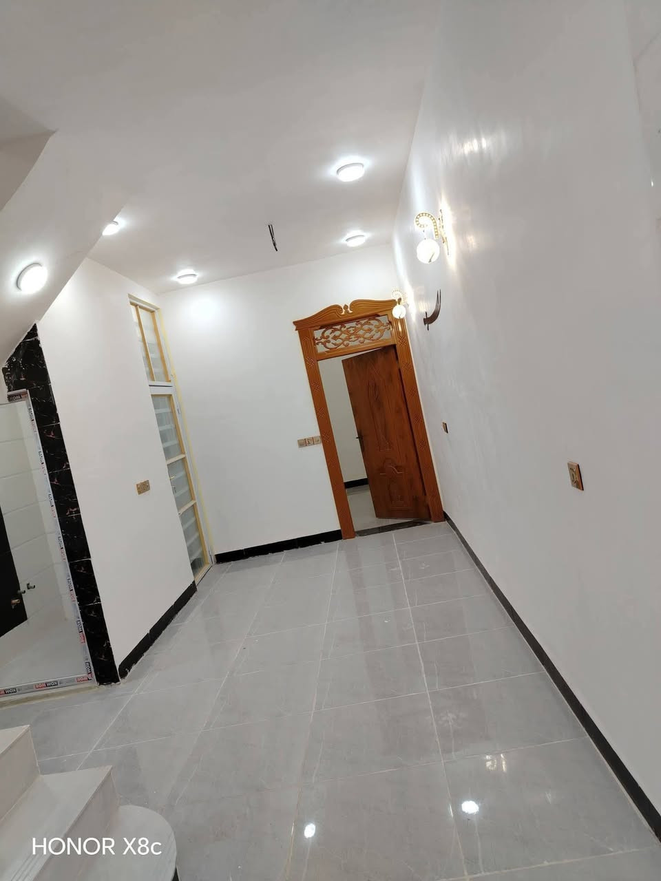 🏡دار للبيع🏡
المساحة: 50 متر مربع
✅ #طابو_زراعي_سند_25_أقرار_محكمه
السعر: 21 مليون  (مع المجال)
الموقع: النجف شارع الصب عمود 317 

مواصفات البناء:
غرفة/ صالة معزولة/مطبخ معزول/ صحيات خارجية مكشوفة
بناء مرتب (أساس + سقف كونكريت + طابوك)
أرضية بورسلين أبو الـ 60

الخدمات:#بعد_عن_سوق_100م
ماء كهرباء مدارس سوق تبليط مولد

للاستفسار والاتصال:
***********
