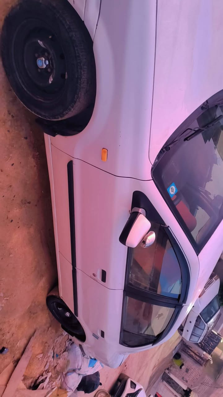 سمند للبيع موديل 2011 ناطق
رقم بابل انگليزي  جديد راعيها يريد مداور  
مكينه جديدة هستوني شادها ايساكو اصلي شركه 
راديتر جديد
حدادية جديدة اصلي وشغل مضبوط 
بوبرينات جدد اصلي 
باتري جديد 
عينه وصينية جدد
فيت بم وكلاص جدد 
تبريد عاوزة بس غاز شغال 
السيارة تعبان عليها الله شاهد ورسوله  
وبالعافية ع الياخذها
السيارة جاهزة عوزها ملاحظات بسيطة 
تجي تشوف وبيك خير ودلل 
السعر 40 وبيها مجال حگ الجيه 
مكاني بابل البكرلي 
***********
