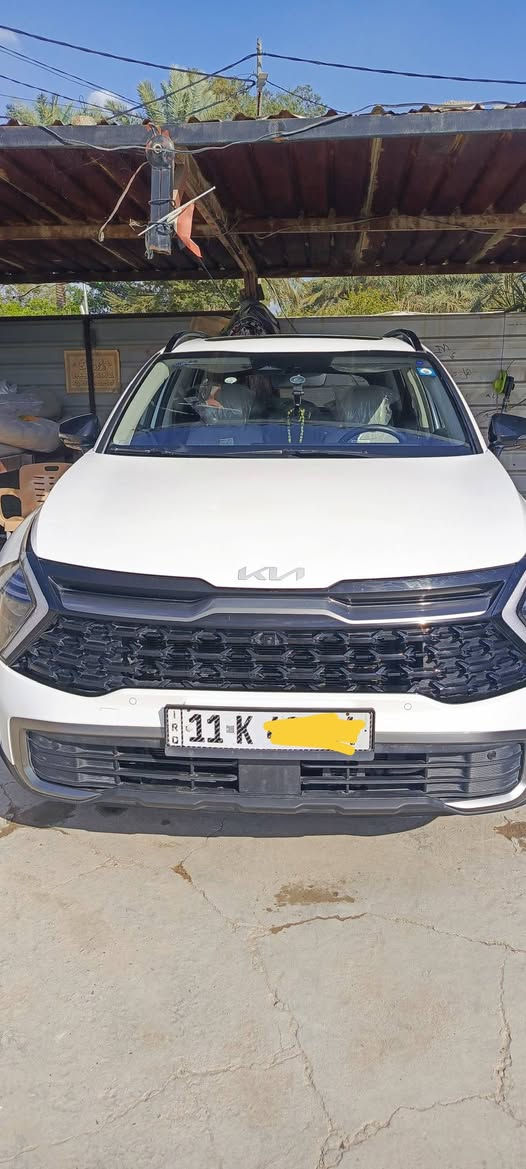 السلام عليكم
للبيع كيا سبورتج 2025 هايبرد وارد صيني 
ملاحظة السيارة محجوزة للمصرف الصناعي لمدة ثمان سنوات اني ادفع الأقساط الشهري واختي هي الكفيل 
اي ضمانات تريد موجودة 
دافع لحد الان 6 أشهر 
مواصفات السيارة 
السيارة فئة لارج الكبيرة الحجم 
x line 
فول مواصفات (Full Option)
محرك سمارت ستريم جي دي اي 2000 هايبرد 
محرك قوي واقتصادي
كير أوتوماتيك
فتحة سقف بانوراما
شاشة كبيرة + نظام (Navigation)
كاميرات 360 درجة
حساسات أمامية وخلفية
تشغيل بصمة + دخول ذكي (Smart Key)
مقاعد الأمامية جلد كهربائية (تدفئة + تبريد)
المقاعد الخلفية تدفئة 
نظام تثبيت سرعة
تحذير النقطة العمياء
نظام المحافظة على المسار
بريك طوارئ أوتوماتيكي
إضاءة LED كاملة
مرايا كهربائية قابلة للطي
تكييف أوتوماتيك مزدوج
نظام صوتي ممتاز
اللون:....ابيض 
الممشى: .........19000 كم
السعر 250 ورقة 
الرقم . ***********
