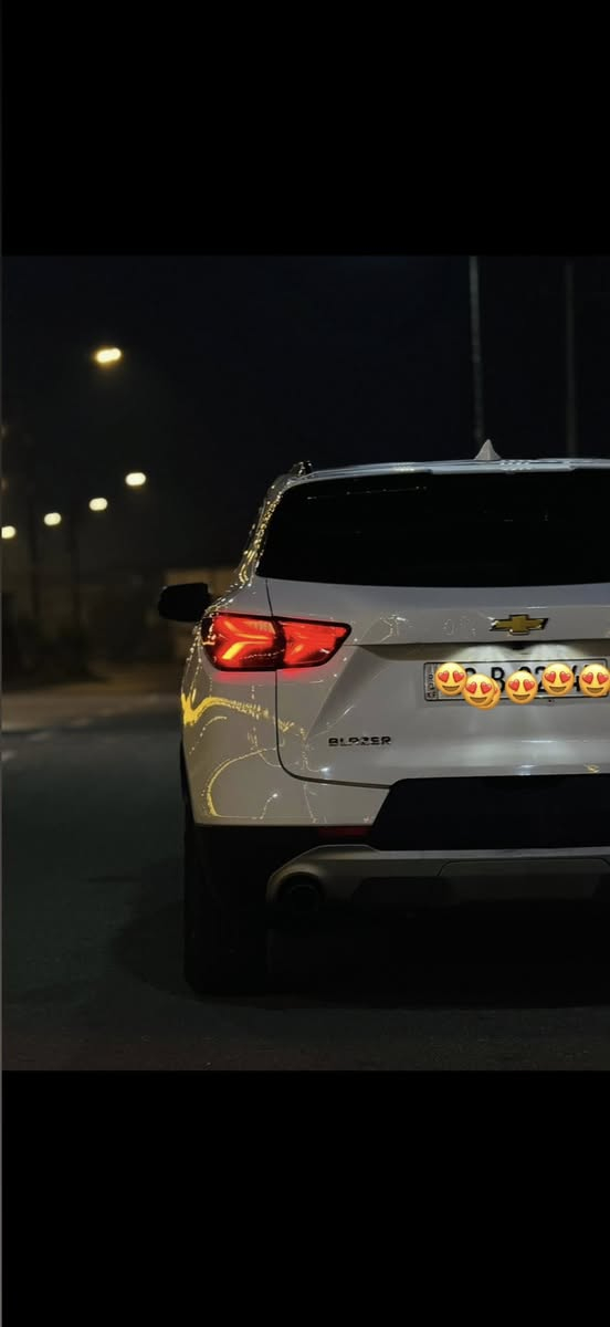 سلامو عليكم
شوفرليت بلايزر موديل 2021
محرك 6 سلندر ✈️
ماشي 80 الف
مواصفات LT2
بصمه للابواب الاربعه مع الجنطه ومع بصمه التشغيل 
تشغيل عن بعد 
صندوگ كهرباء شفط 
شاشه كبيرة 
شاشه عطلات 
كير 9 نمر 
حساسات الاجتياز الجانبي 
حساسات خلفيه مع كامره دوارة 
وضعيه قياده متعدده للسيارة 
رادار امامي تفاعلي مع التنبيه 
اوتو بريك 
اوتو استوب 
هندبريك بصمه 
اطفاء ذاتي عند التوقف 
كشن كهربائي 
كشنات تدفئه 
نقطه لايصال الكهرباء 
تحكمات الاستيرن جهتين متكامل مع ايعازات الرادرات 
محرك گير شرط 
سنويه جديده وارقام جديده مباشر تحويل 
رقم اربيل
السيارة شركه برغي ممفتوح بيها 
ضرر مابي بس بونيد سريقه  عندي باب كلير ورا سكن
مكان سياره دياله خانقين
رقم ***********
