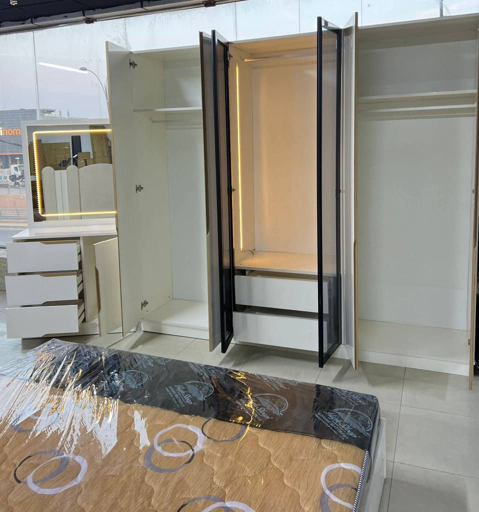 معرض سالم السنجري لبيع وشراء  الاغراض المنزليه المستعمل والجديد كافه غرف نوم كناتير كاونترات  ديوان قنفات عنوان حي النصر سايدين مركز العروبه قرب ماركت مكه وافران مكه
*********** وتس اب ماسنحر كركوك, العراق
