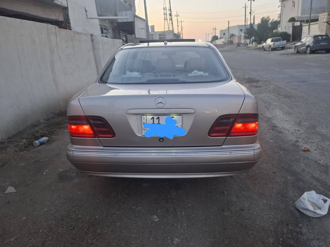 للبيع ام عيون ٢٠٠٢ باسمي رقم بغداد صبغ جمالية بدون اي نقص       استفسار ***********                                     سعر ١٣٠ بيها مجال  غير متواجد نت
