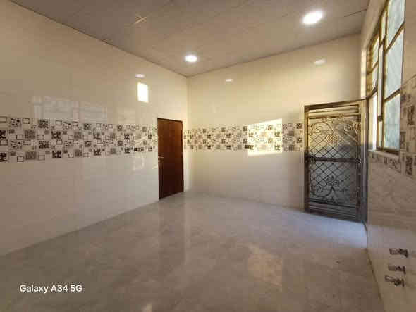 يتوفر لدينا بيت في الجزيره باب الهوى المساحه ٢٠٠ يتكون من غرفتين وصاله ومطبخ وصحيات وكراج البيت جاهز السعر ١٢٠ وبي مجال ***********
