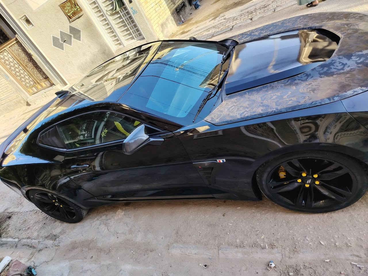 السلام عليكم 
للبيع فقط كمارو 2017 RS V6 6 سلندر

*الموقع*: كربلاء 
*السعر*: 110 ورقة وبيها مجال للطيبين 

*المواصفات والاضافات:*
1.  *شكل ZL1 كامل*: بونيد ZL1، دعامية ZL1 اصلي، دفيوزر ZL1، سبايدر خلفي
2.  *تغليف البونيد*: مغلف وشم حراري اصلي
3.  *تضليل وعزل*: جامه خلفية 100% + عازل حراري اصلي على كل الجام
4.  *كزوز*: رياضي على ريمونت فتح وتسد
5.  *داخل*: كشنات كنتاره اسود واصفر، كفر مرايه، مثلثات جامه
6.  *الحادث*: جاملغين وبونيد فقط، دواخل مكفولة 100%
7.  *الحالة*: السيارة كاملة على اخر حباية برغي، نقص ماكو

*للاستفسار*: ***********

