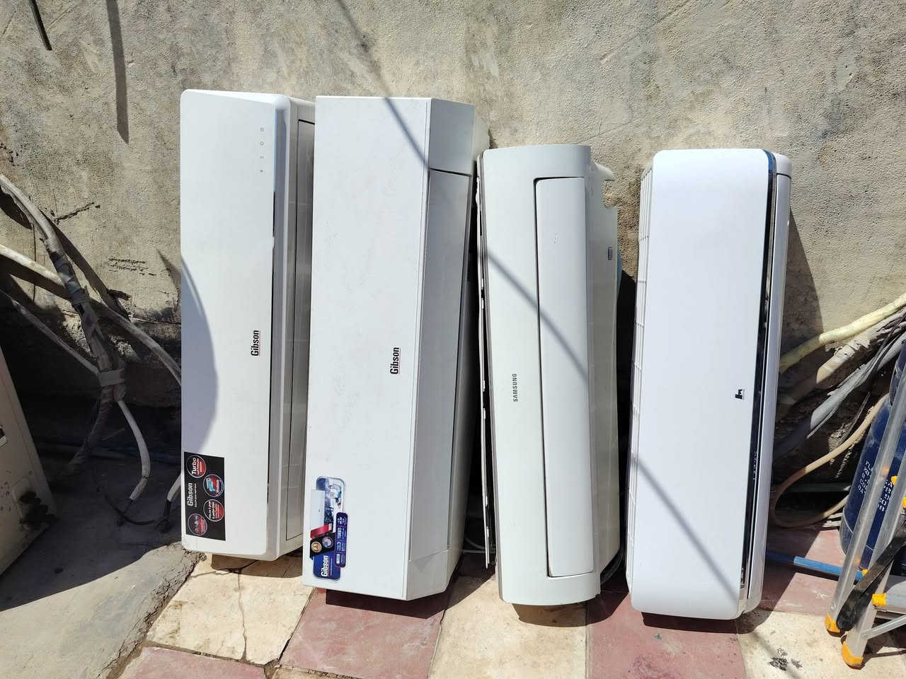 سبالت شرط الشغل حجم 2 طن نضيفه كلش
الواحد على 265 
***********//***********
