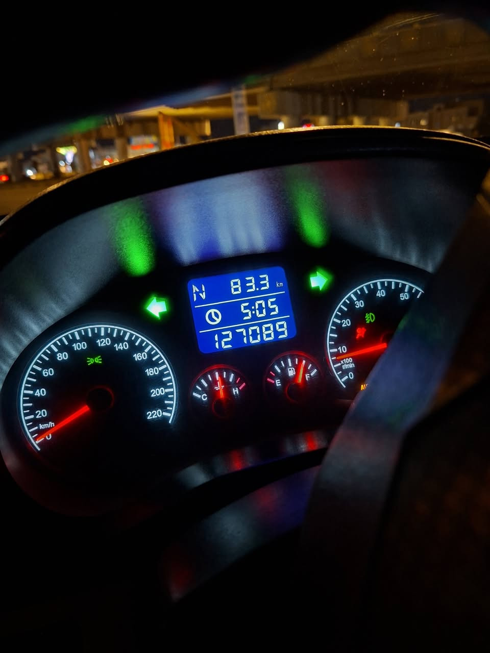 اسلام عليكم اخوان سياره للبيع نوع شيري تيكو موديل 2013 الون ماروني السياره مكفوله كفاله عامه ماعدئ شبرين صبغ بلجنطه واني موضح كلشي بلفيديو محرك وكير مكفولات وع الشركه ومامفتوحات حداديه خلفي امامي جديد السياره ماشيه 127الف يعني جديده بلنسبه الموديلها رقم واسط مشروع وطني السعر 52وبيه مجال حك الجيه الهاتف *********** مكان السياره كوت مركز مدينة غير متواجد ع الفيس اتصال ع الخط فقط
