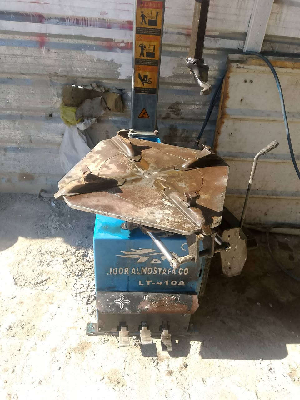 خالعه للبيع نضيفه جدن استعمال سنه شغاله ونضيفه ابشرط الشغل عنوان بغدادالزعفرانيه الاتصال ***********لسعر 600الف

