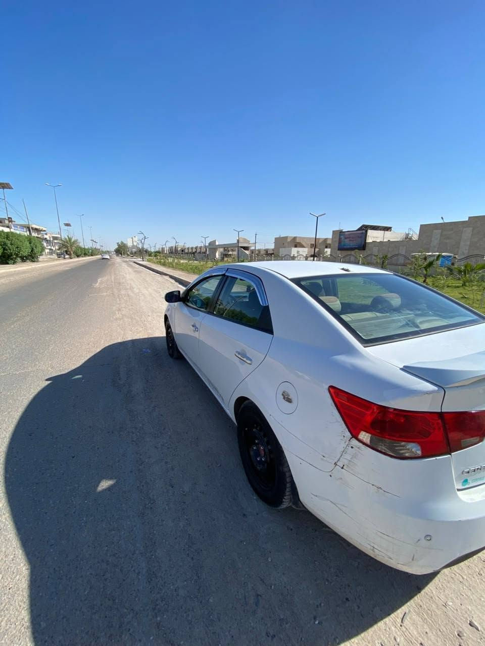 السلام عليكم سيراتو ٢٠١٢ خليجي بنيد مصبوغ جاملغ وباب مبدلات نفس الون البلادي جاملغ خلفي بي بارد محرك بي خيط تبخير تبريد ضعيف صدر تاير جديدات *********** بغداد, العراق
