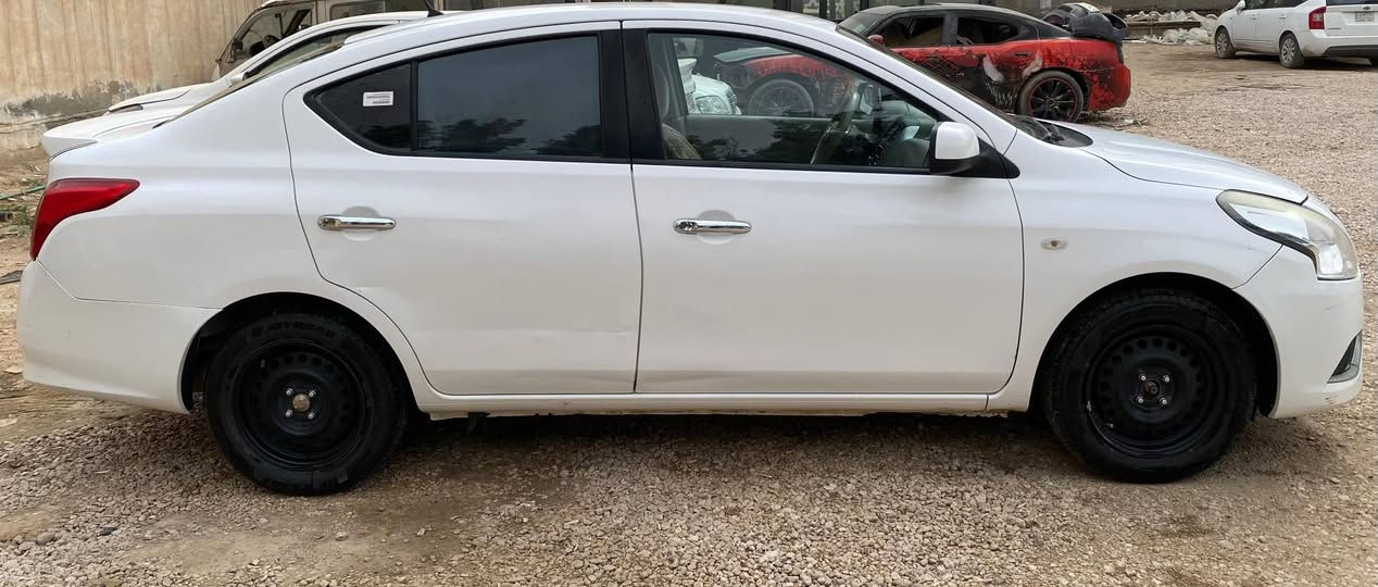 (📍مكانها نجف )
نيسان سني ٢٠٢١ هندي مكفول عدى ما موضح بالصوره من طخه باب خلف السكن ع وضعه، 
🟢رقم اربيل شركة،
🟢سنوية بعدها،
🟢سونارها مرفق،
🟢مكانها نجف،
السعر 108$ بيها مجال بسيط
سياره حلوه ونظيفة 
مكلف بالنشر للاستعلام ***********
