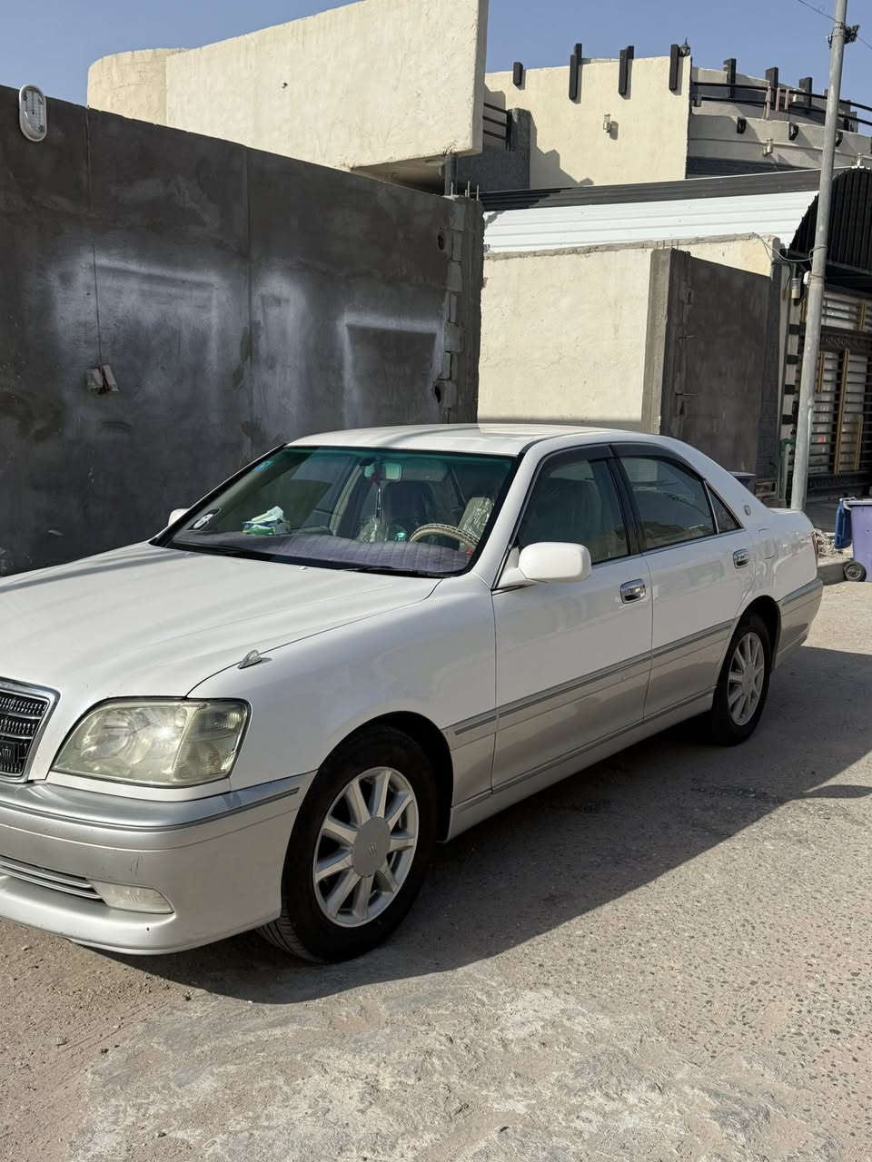 السلام عليكم  للبيع فقط
جنون قرار 48 مكفوله السياره من الكصه والضربه والنقل  رقم بصره انكليزي بأسمي مداور ثاني يوم سعرها 143 ورقه وبيها مجال بسيط حك الجية 
ديفور الگبير سياره جاهزه وكامله مال جناي مابيها اي نقص تجي وتشوف بعينك 3 دگم السياره مكانه البصره سفوان التواصل على الرقم فقط ( *********** _ *********** ) ماموجود على الفيس بوك
