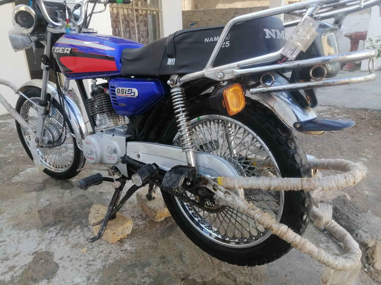 يا الله دراجه للبيع تايكر موديل ٢٠ دراجه خير من الله ما نقصها شي شغل وامشي مكاني بعقوبه العباره رقمي ***********
