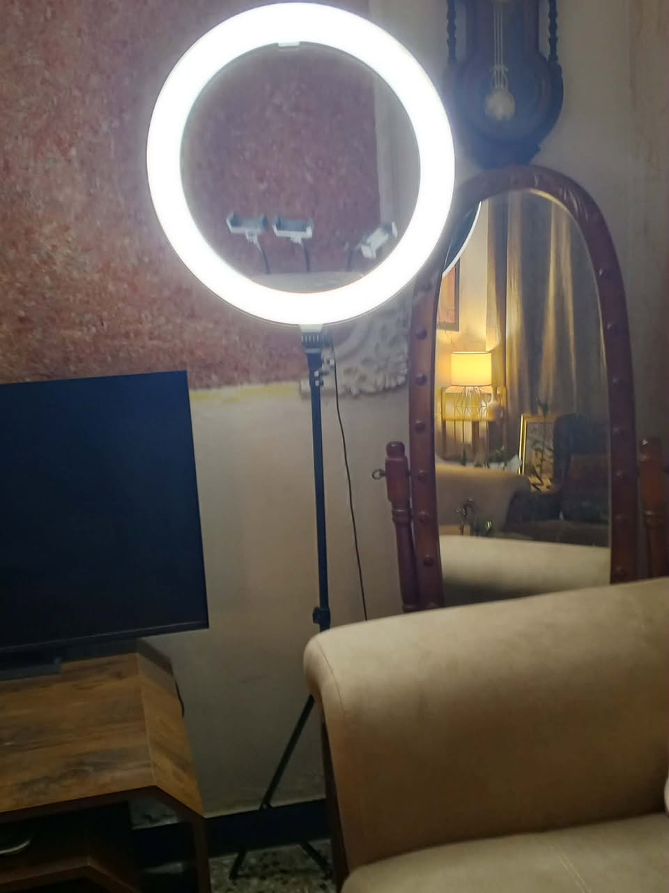 السلام عليكم غراض البيع الشري يتصل ***********
