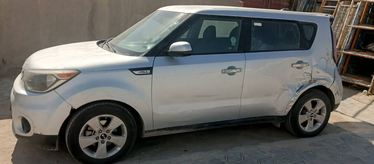كيا صول موديل 17
بسعر مناسب 80 ورقة وبي مجال بسيط لشراي

سياره مكينه وكير وتبريد جديد 

حداديه جديده 

غرفته نضيفه 

جاهزه ماعايزه الف دينار

بسه طخه بداير موضحه بصور 

وحافه لجاملغ 

مكانه ديوانية 

***********
