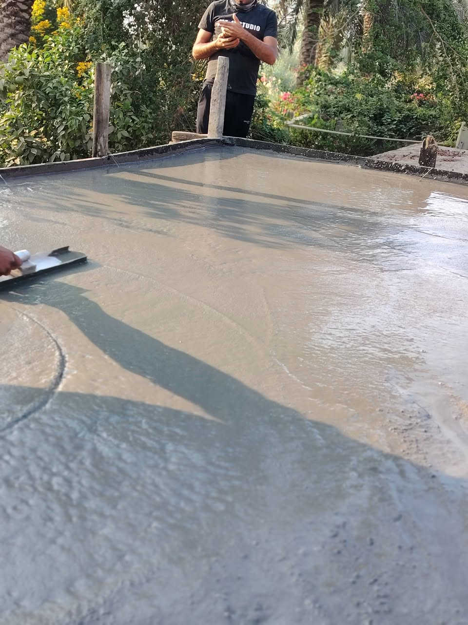 ما شاء الله على بركة الله كادر صب
وتنظيف البيت الذي يوجد في تراب وسبيس وحدل والشغل كما هو موضح في الصوره لاستفسار عل الرقم التالي ***********
