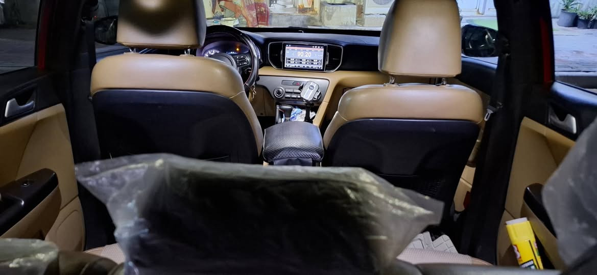 تحيه طيبه للبيع كيا سبورتج خليجي رقم بغداد الجديد سنويه هزه كله جديد عليها ادامه كامله سياره جاهزه بدون نواقص سياره مكفول من حادث وصبغ وفتح بيها فقط جاملغ أمامي شخوط وتم وضع كلير سونارات اثنين موجود بيها تخم تاير باتري جديد قمارة بنوراما دواخل عسلي تبريد قطعتين ٣ وضعيه قياده  حساس أمامي وخلفي لد نهاري وليلي زراك لايت اشاير بل مري وشفط  كشاف رباعي تحكم لايت عالي ناص زنون بلاد تبريد وتتفئه شغال ويل ١٩ كروم فراشه سعر المطلوب 25 مليون قفل ***********
